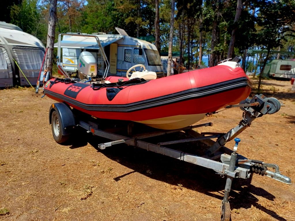 Надуваема лодка ZODIAC PRO 4.2m с мотор 40к.с и колесар