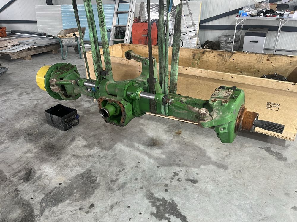 Dezmembrez axa john deere 6170M 6170R 6190R