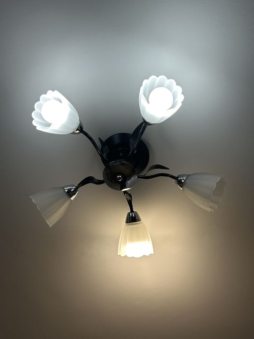 Продам люстру в хорошем состоянии