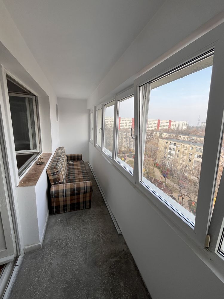 Vand apartament 3 camere zona Straduintei