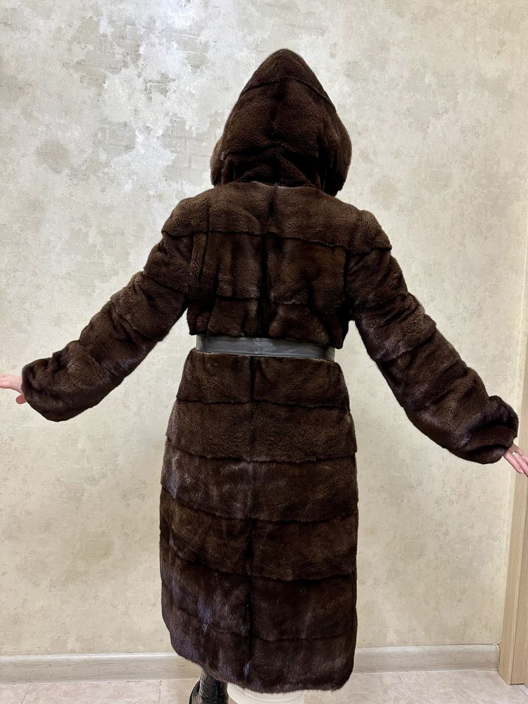 Продам норковую шубу