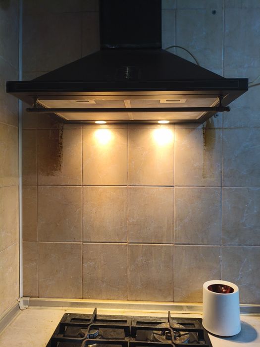 Продам вытяжку рабочая очень хорошее состояние