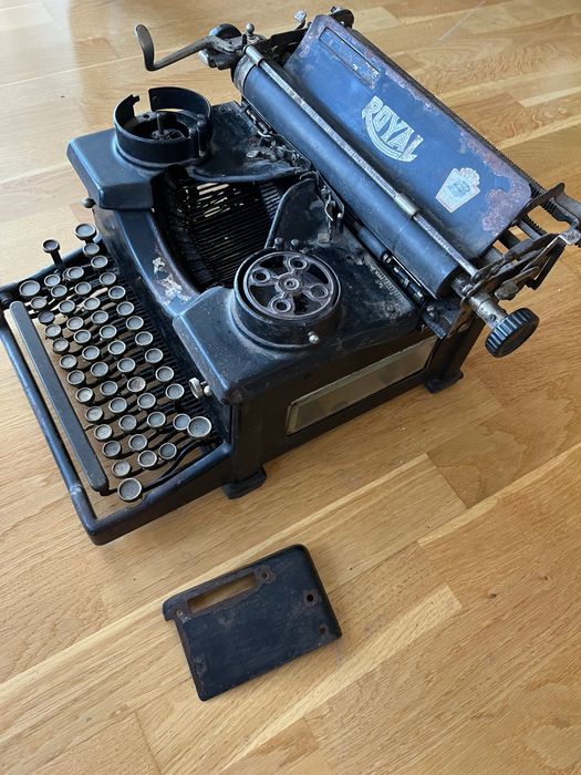 Пишеща машина Royal 10 за части