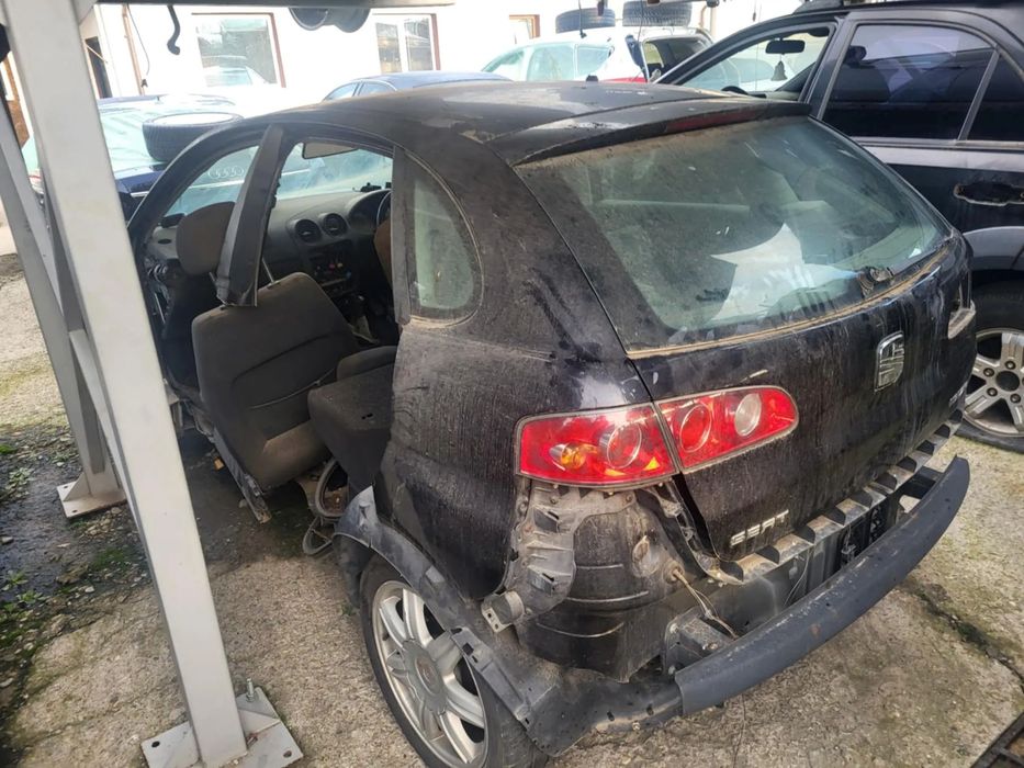 USA DREAPTA FATA/USA DREAPTA SPATE/CAPOTA FATA/HAION CU LUNETA SEAT IBIZA 2004 NEGRU/GRI