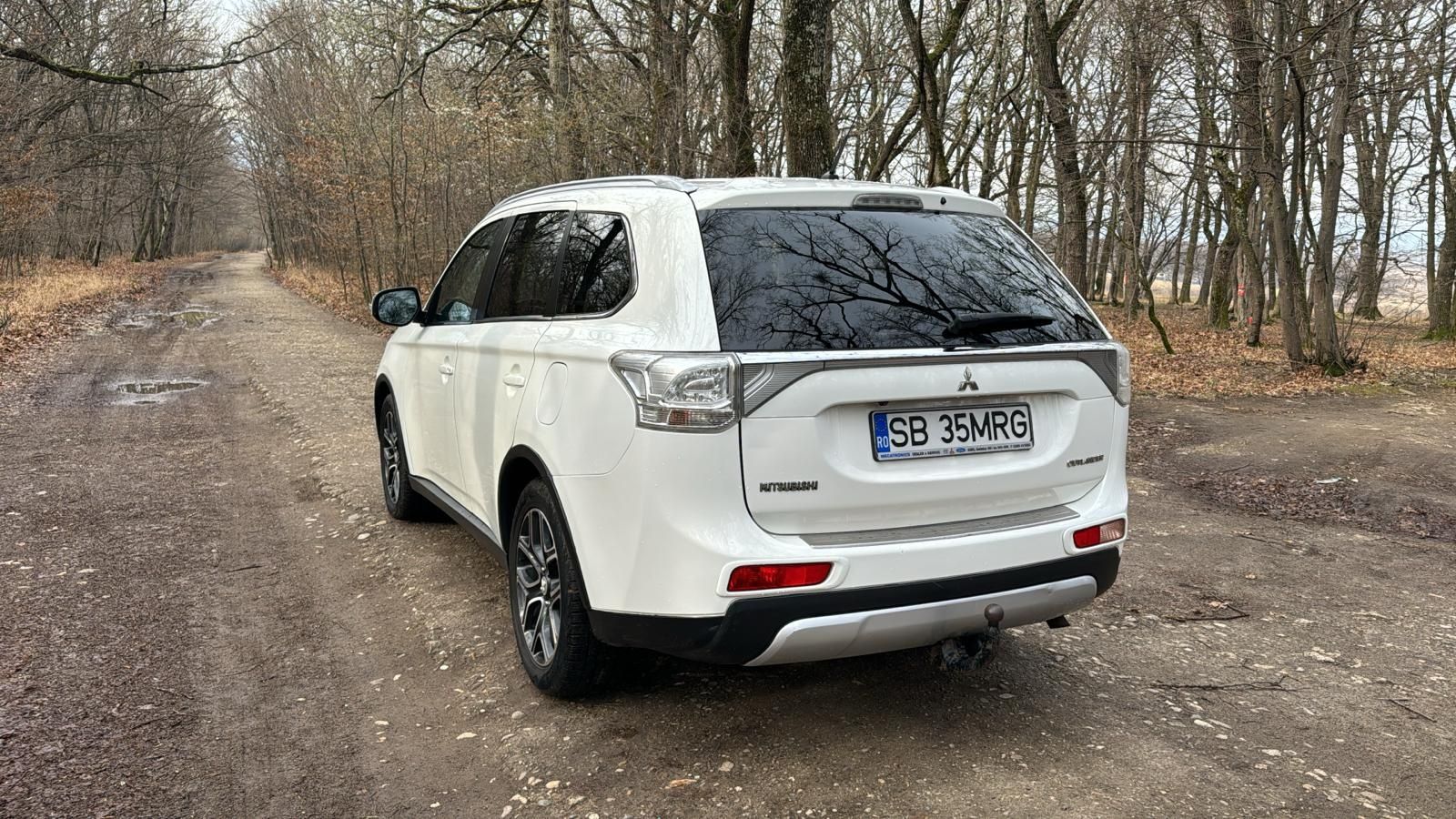 Mitsubishi Outlander* AUTOMAT*4×4*7LOCURI