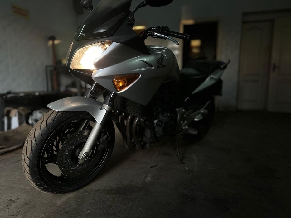 Honda SBF600 мотоцикл