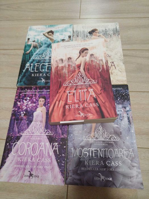 De vanzare 5 volume seria Alegerea de Kiera Cass