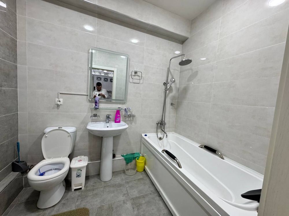 Срочно продается 2х комнатная квартира новостройка Akay City