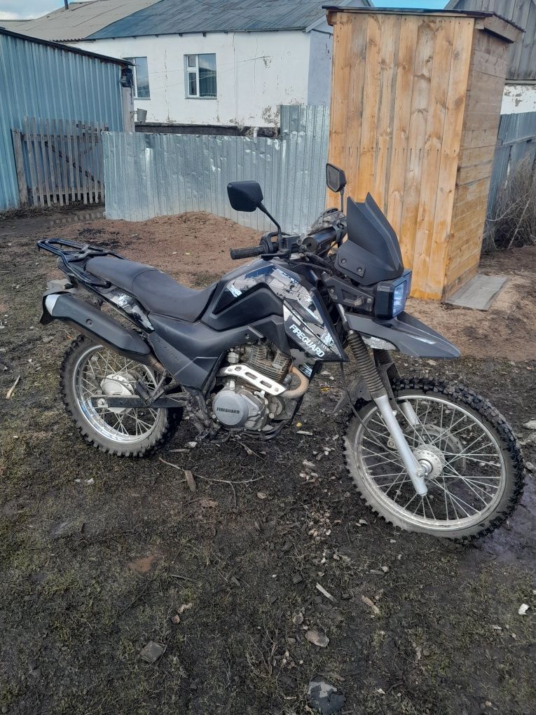 Продам мотоцикл эндуро 250куб