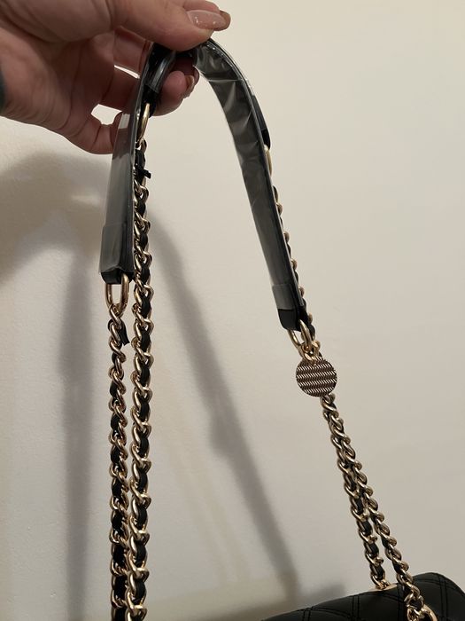 Дамска чанта Guess