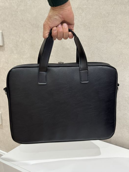 Элегантная мужская сумка-портфель — стиль, который говорит за вас.