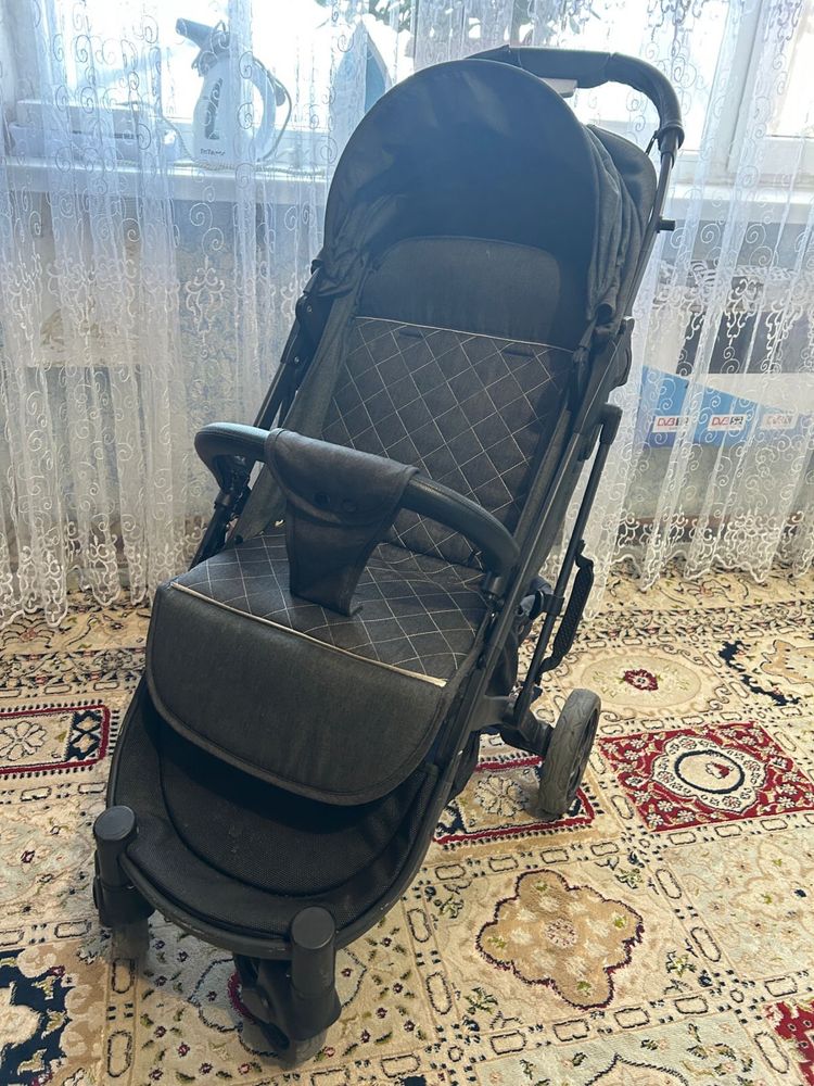 Продам коляску прогулочную