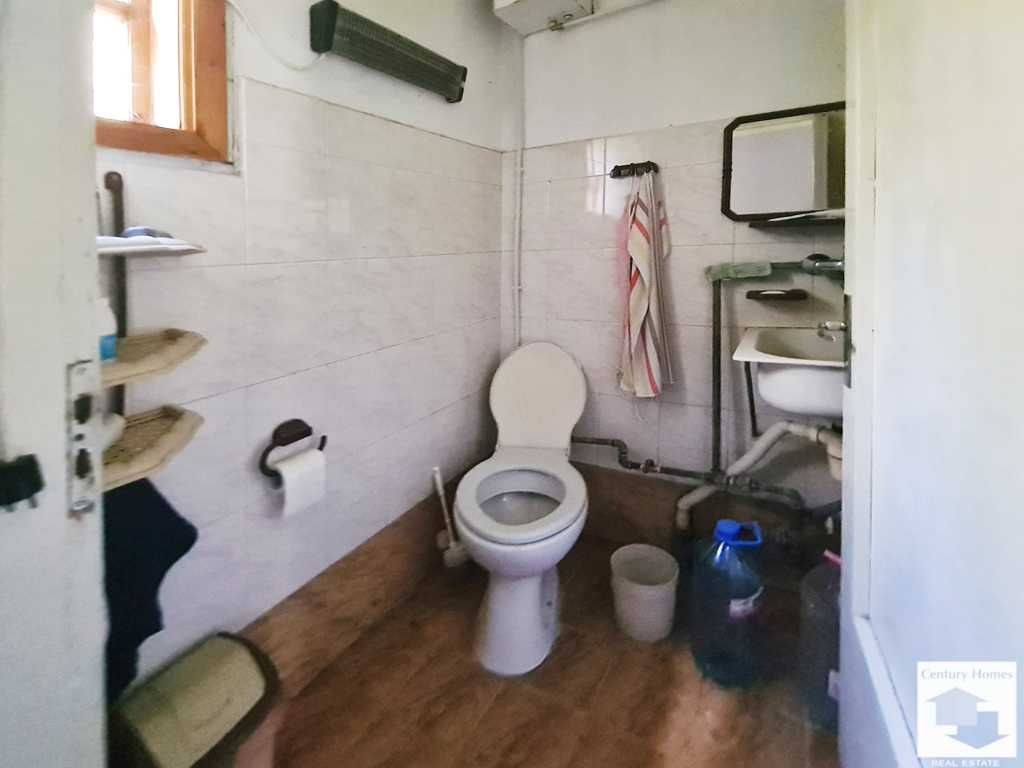 175094 Частично реновирана къща в с.Добромирка, 30 км. от В.Търново