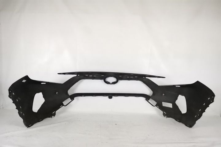 Предна броня Оригинална С Датчици В Добро Състояние Тойота РАВ4 / Toyo