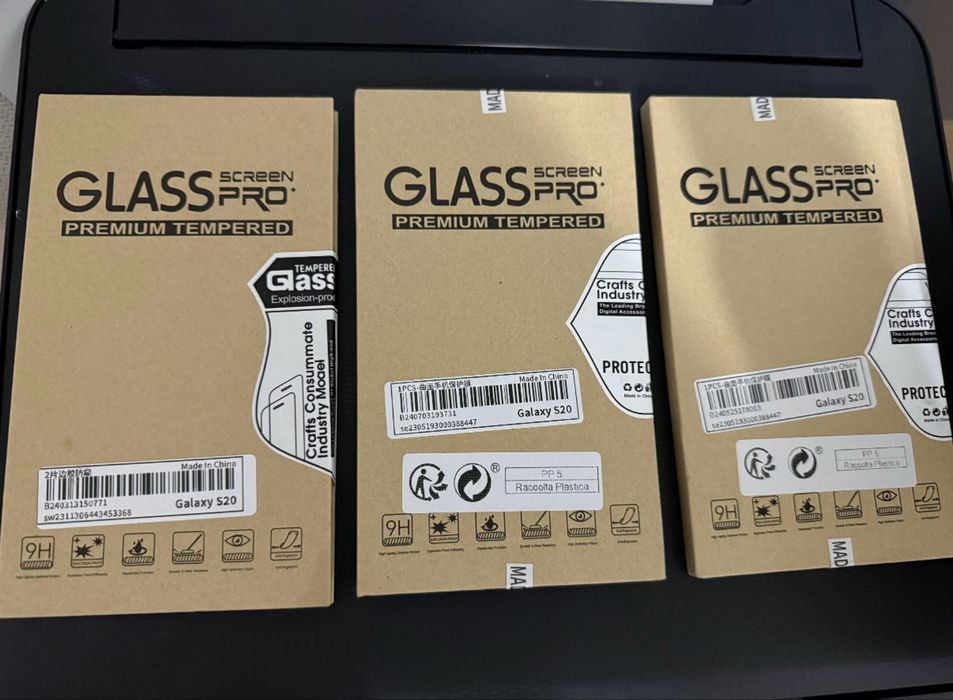 Vand huse si folii sticla Samsung Galaxy S3 S20 si huse tableta 7"