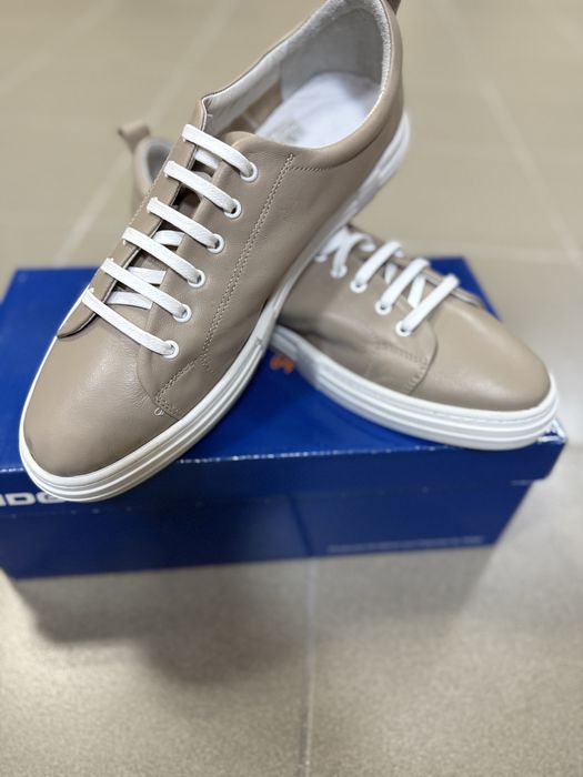 Vand pantofi barbati