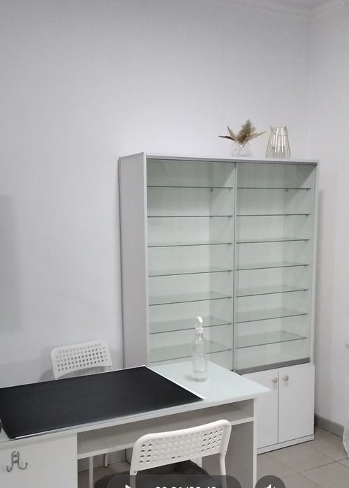 Продаю шкаф со столом.