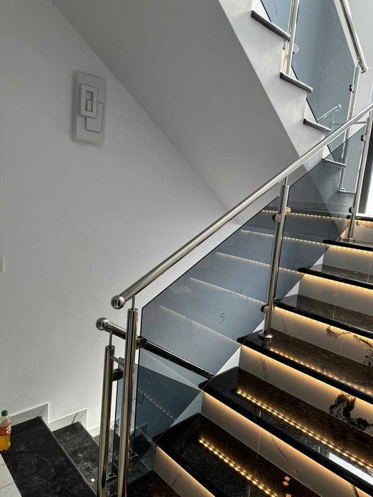 Balustrade din inox și sticlă preț mic.