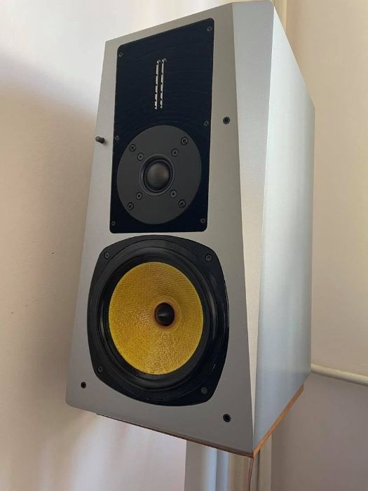 mbl 311E high-end speakers