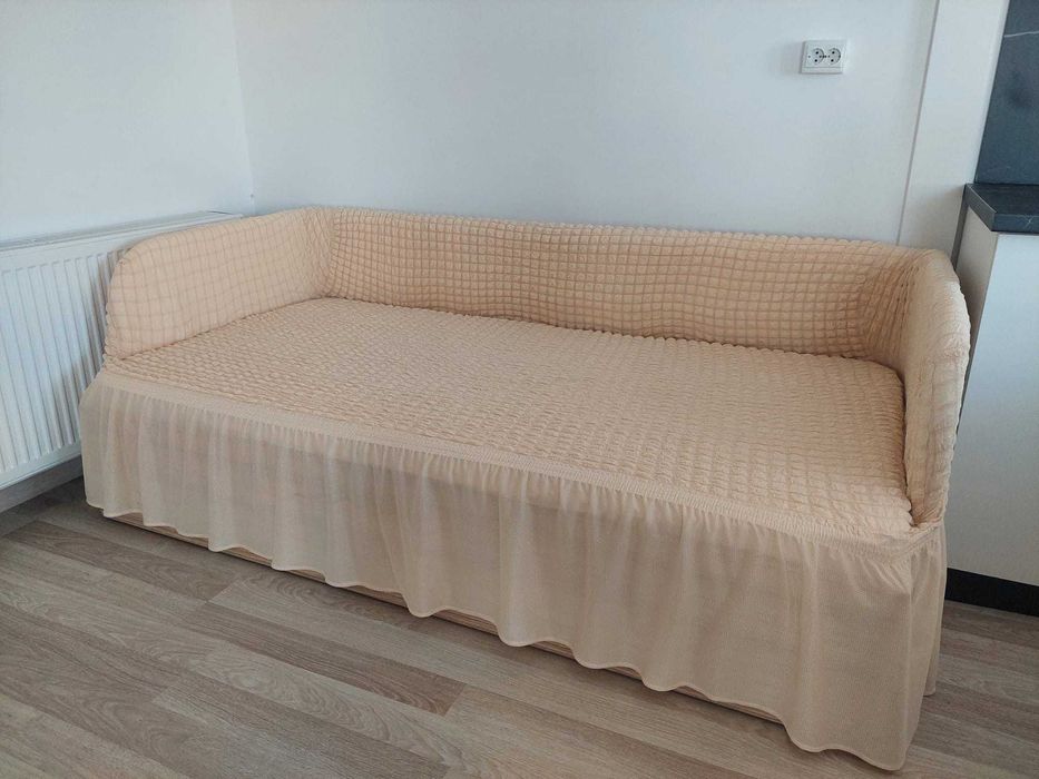 Vand pat extensibil cu fotolii.