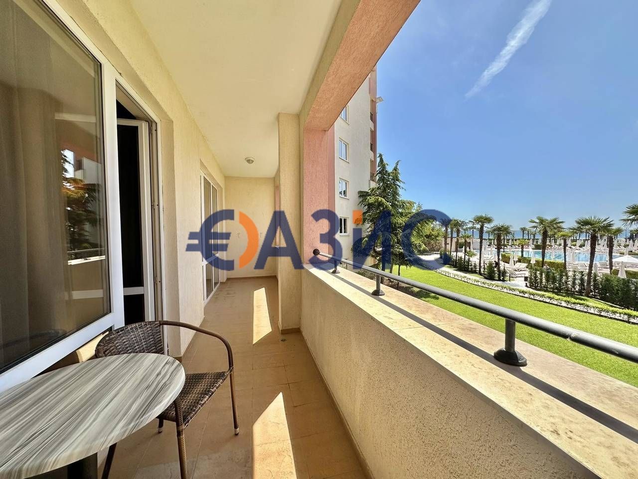 Продава се Двустаен апартамент в к.к. Слънчев бряг - 84 кв.м за 1012 €/кв.м - Снимка #14