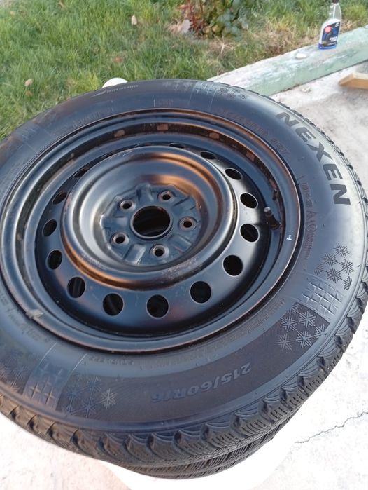 215/60/16 зимны шины на камри 30,35 идиальный балоны