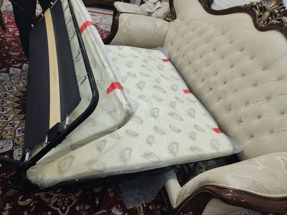 Продам уголок, диван раскладной с двумя креслами