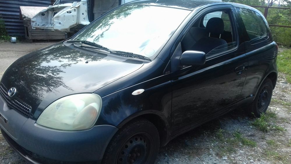 Toyota Yaris 1.0 16V 68к.с на части