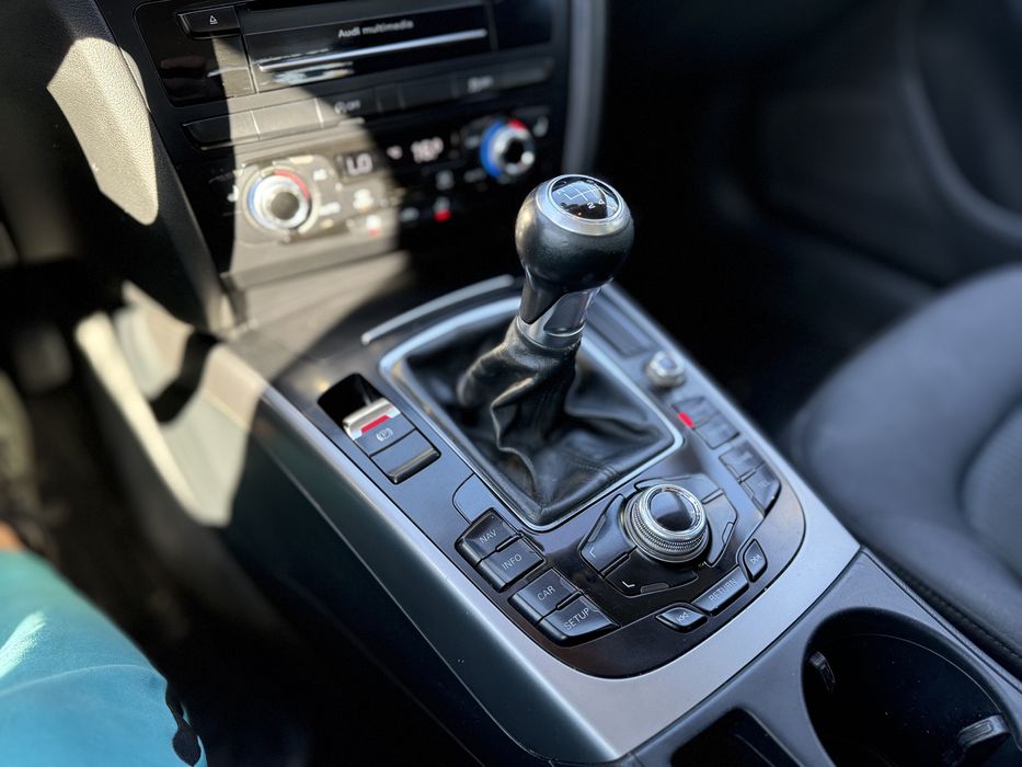 Audi A4 B8 Facelift - Anul 2014 - 2.0 TDI 150 Cp - Inmatriculat - Navi