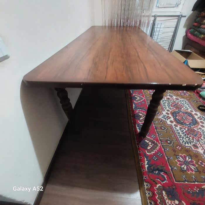 Stol ham xontaxta sotiladi