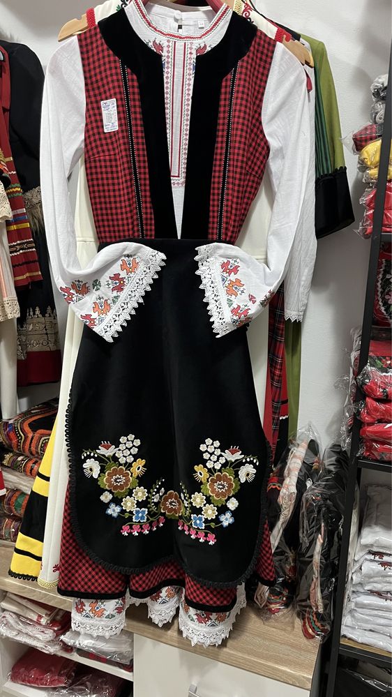 Народна носия -Тракийска женска носия от “ДОНА -СЕД”