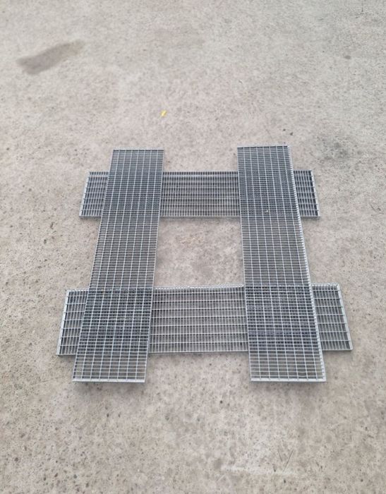 Trepte zincate galvanizate