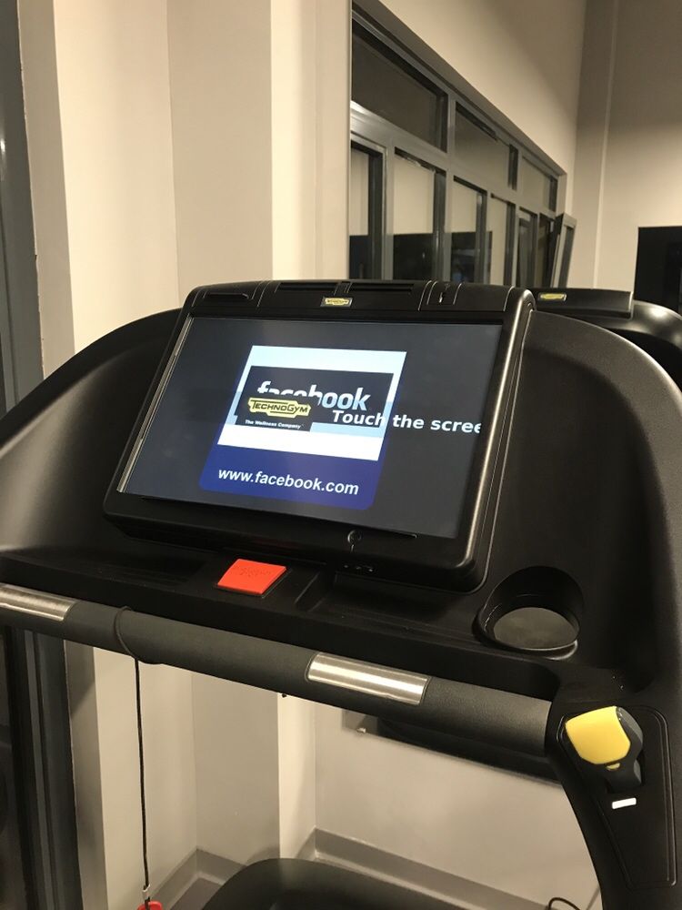 Banda alergare profesionala technogym