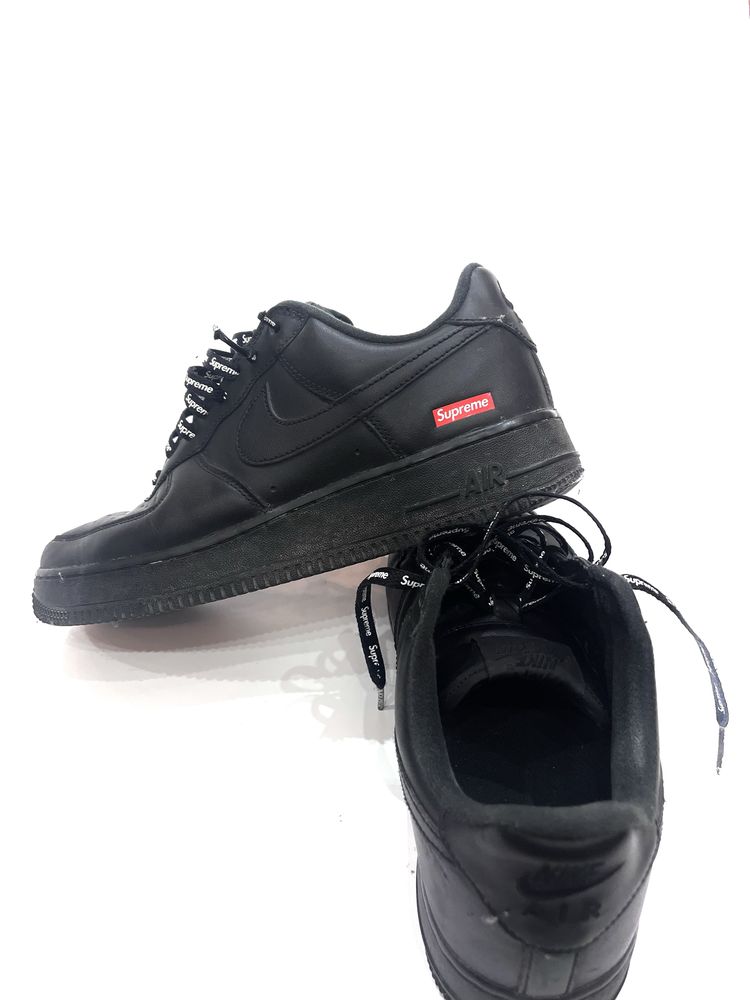 Nike Air Force 1 Supreme Black