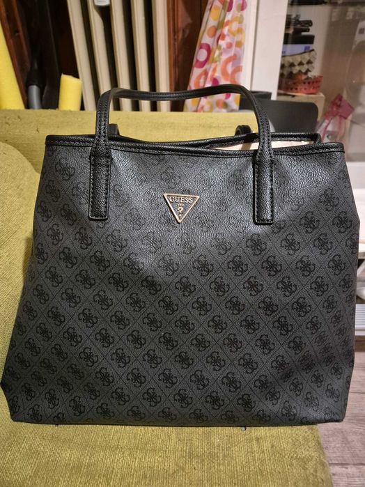 Нова чанта Guess