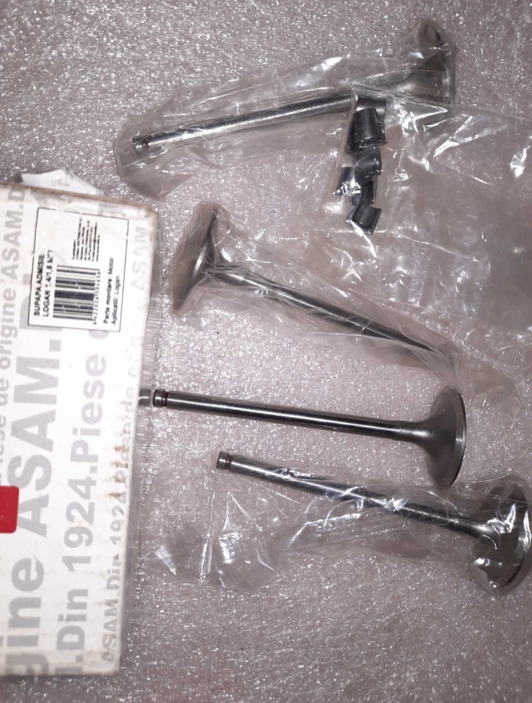 Set supape admisie/evacuare Logan, Sandero 1,4- 1,6