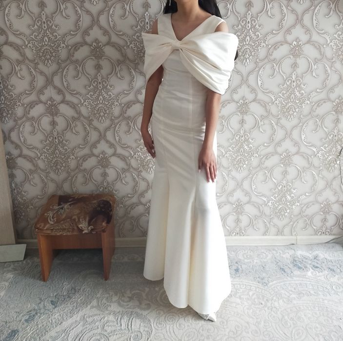 Продам платье сшитое на заказ. Или на прокат.