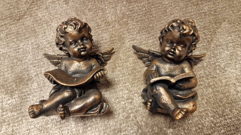 Комплект старинни разкошни ангелчета.