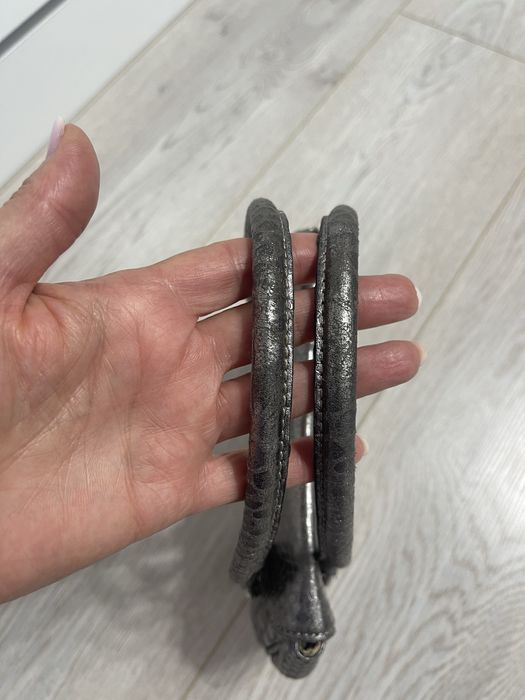 Poseta Guess impecabila si pantaloni scurti