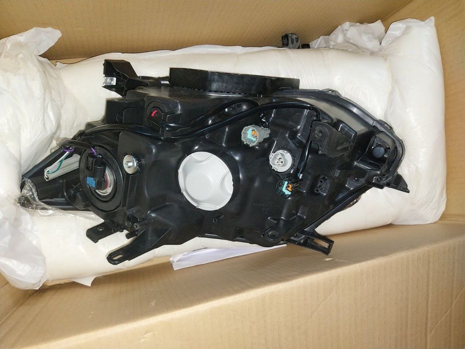 Предни фарове Nissan Rogue/X-trail T32