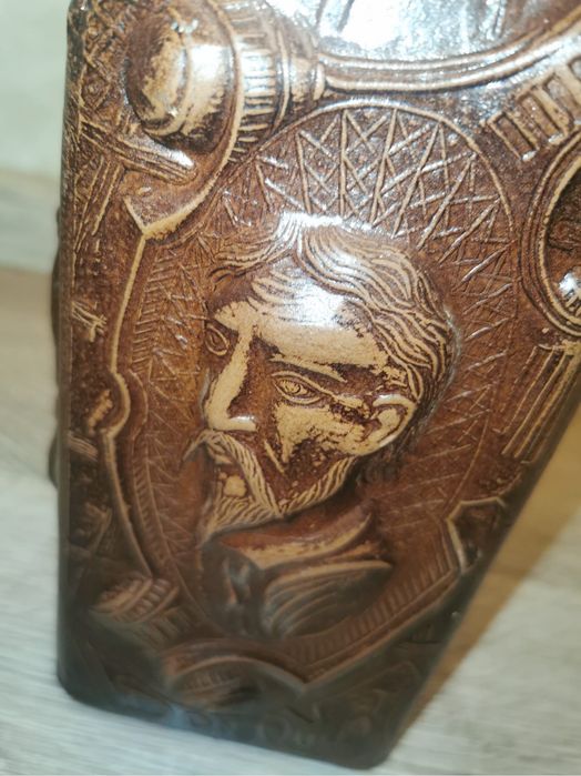 Антикварна бутилка релефна гарафа покрита с естеств. кожа Дон Кихот