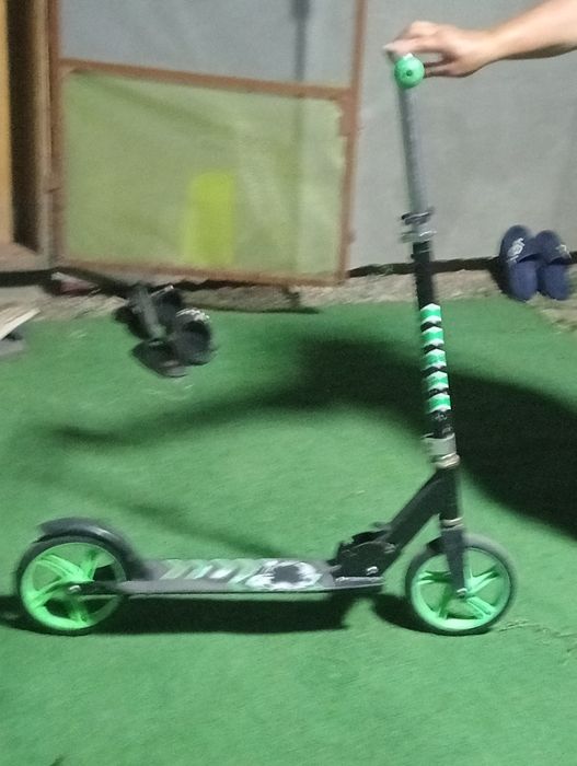 Vând Trotineta noua