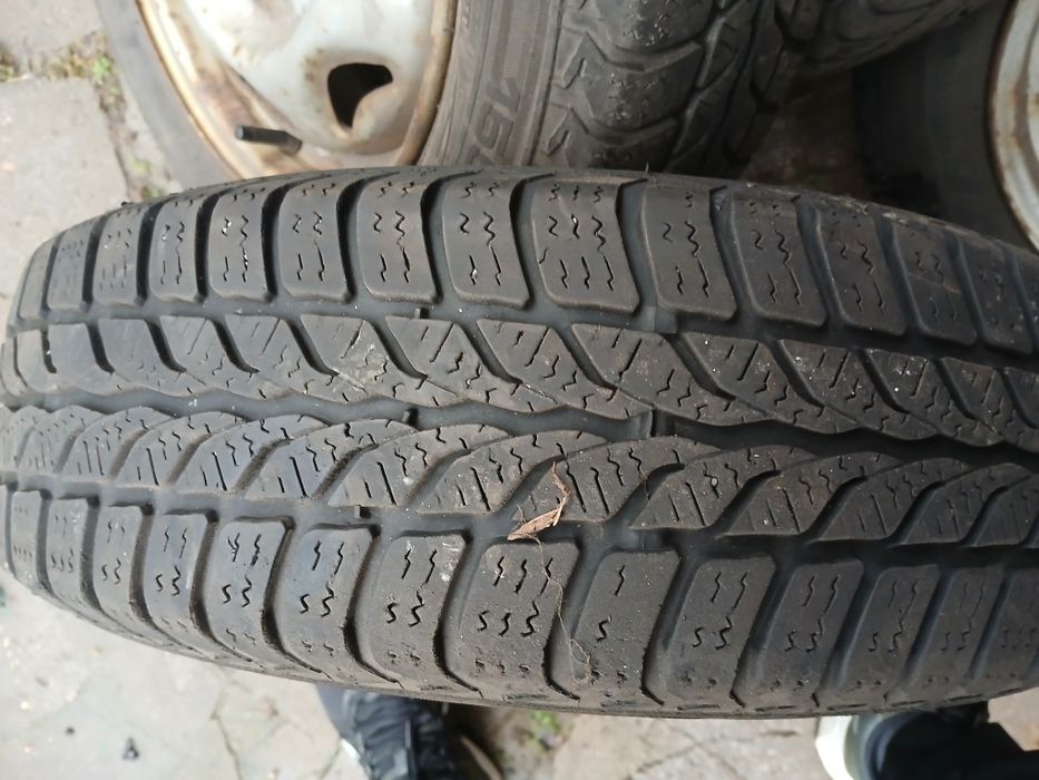 Anvelope de iarnă 155 70 13 M+S cu.genti montate și  echilibrate.