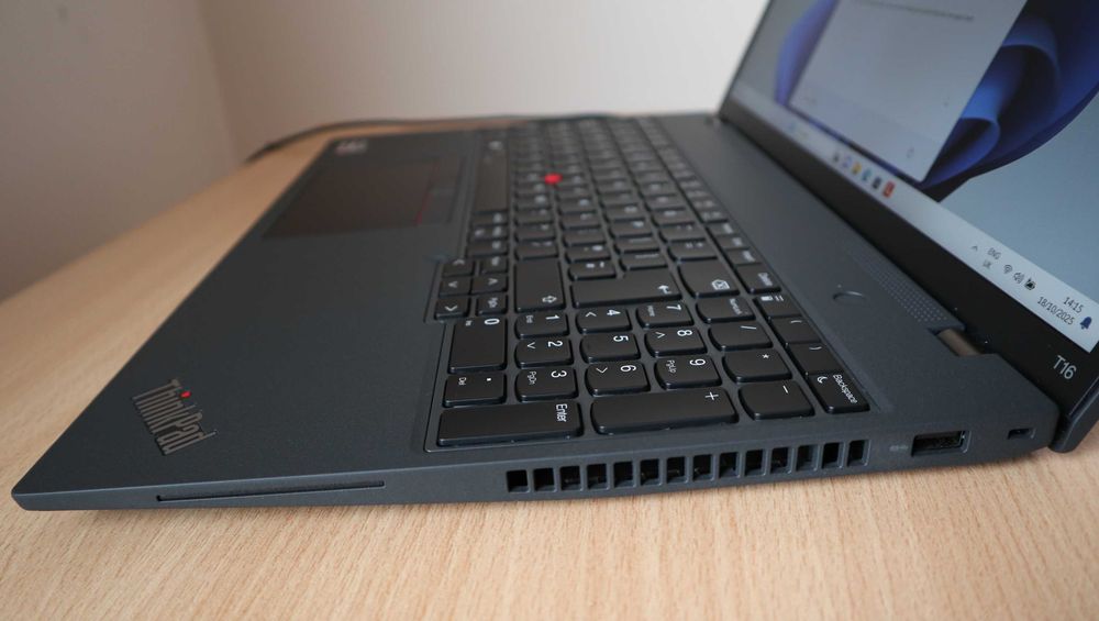 Lenovo ThinkPad T16 2 Gen AMD 740M 16"/ Ryzen 7545U / SSD 1TB / 16GB