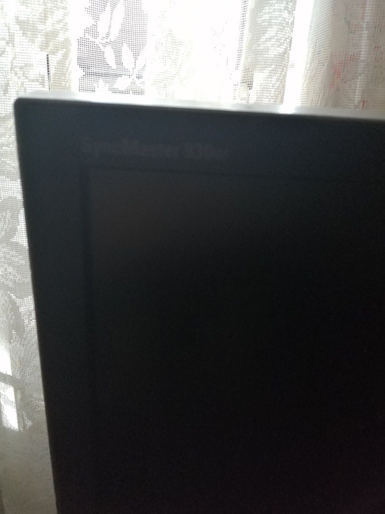 Компютър и монитор
Samsung SyncMaster 930BF