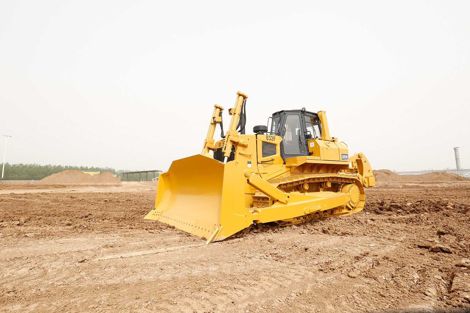 Zanjirli buldozer SEM832F