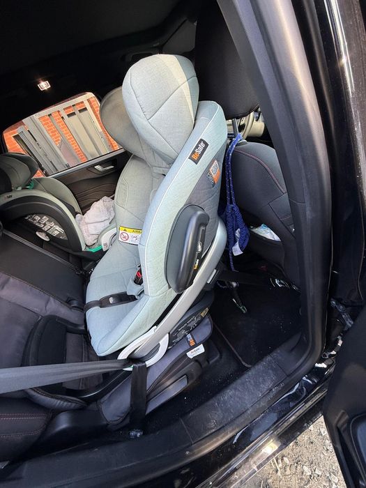 Scaun auto pentru copii BeSafe Stretch, 6 luni - 7 ani