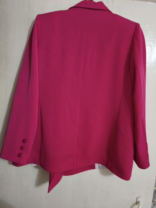 Пиджак женский розовый с тонким подкладом