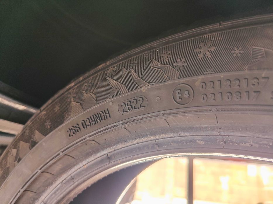 2бр. зимни гуми 225/50/18 Semperit