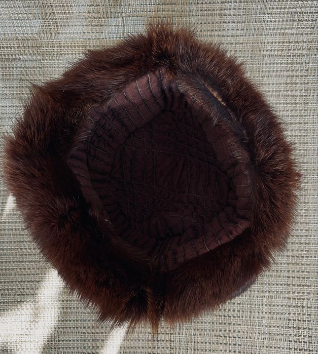 Шапка ушанка от качествена козина - автентична класика